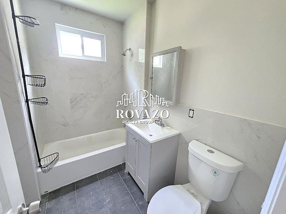 2nd image of 345 S Clinton St #1R