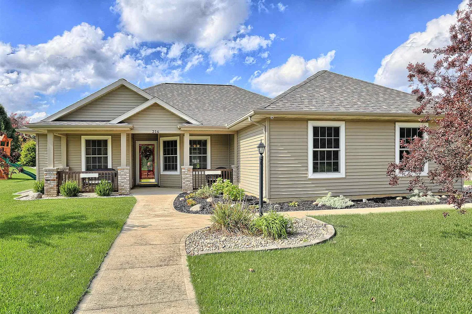 216 Salman Dr photo 1