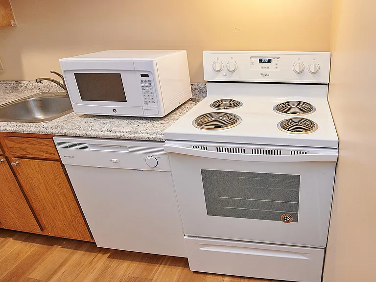 Crimson Hawk Student Housing — Photo 89