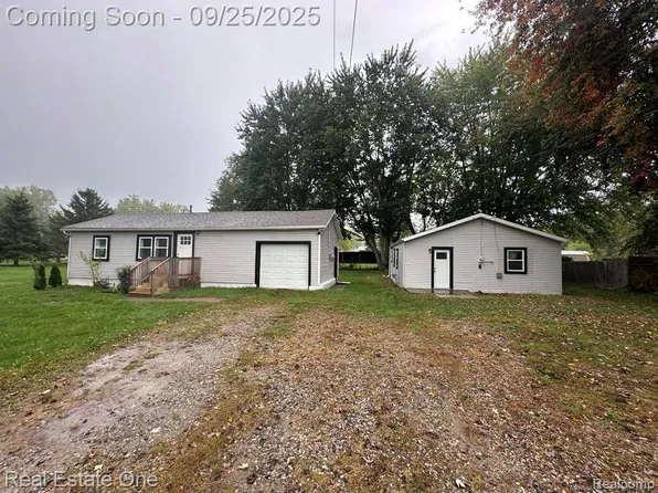 982 S Chestnut St, Owosso, MI 48867