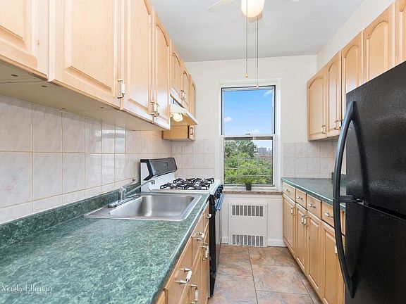3rd image of 800 Grand Concourse APT 5CN