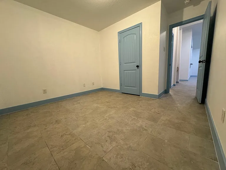 207 Anchor Ln — Photo 10
