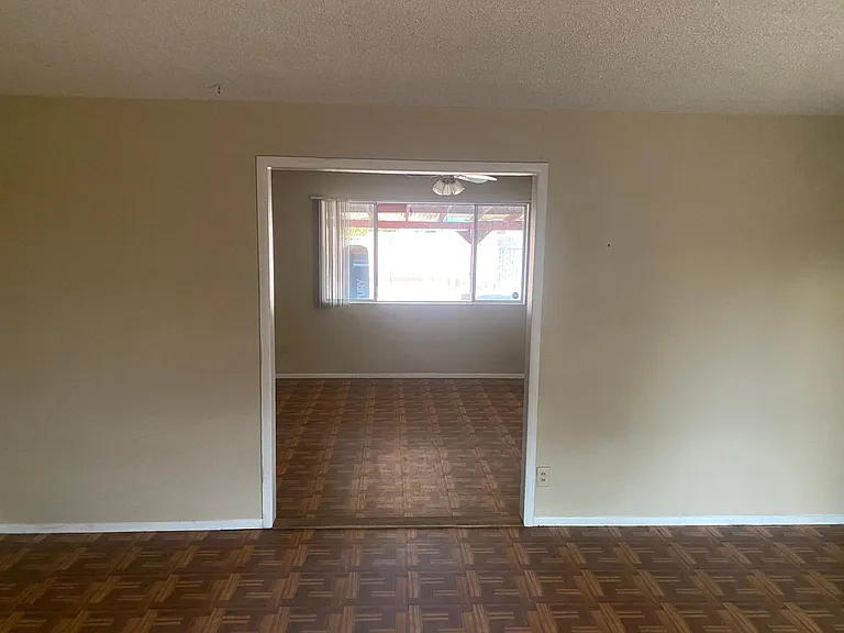 4111 S College Ave — Photo 2