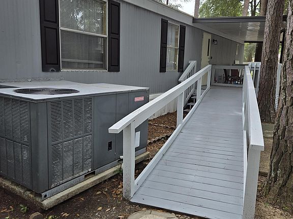 5th image of 495 Clubhouse Rd.