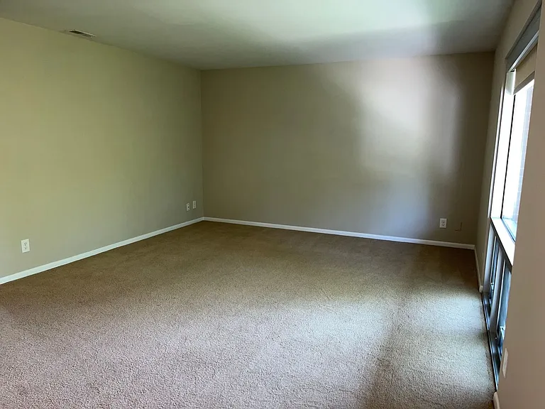 1155 Edgehill Rd — Photo 6