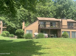 14 Crest Cir, Lakeville, PA 18438