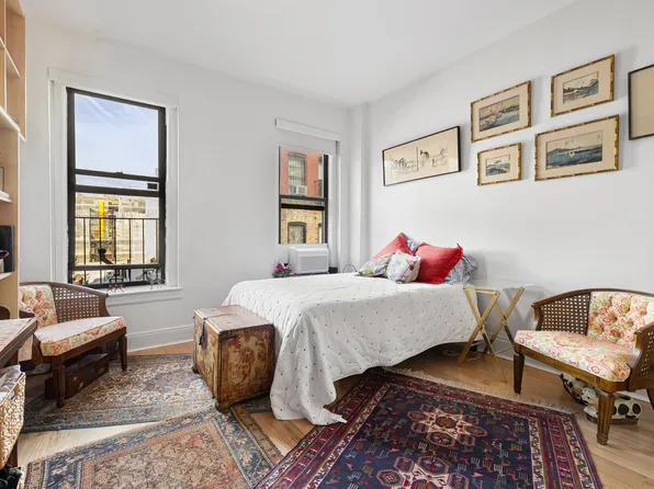 317 East 18th Street image 2 of 8