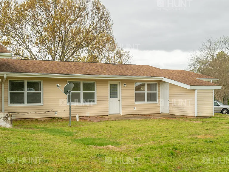 109 Maryland Ln — Photo 16