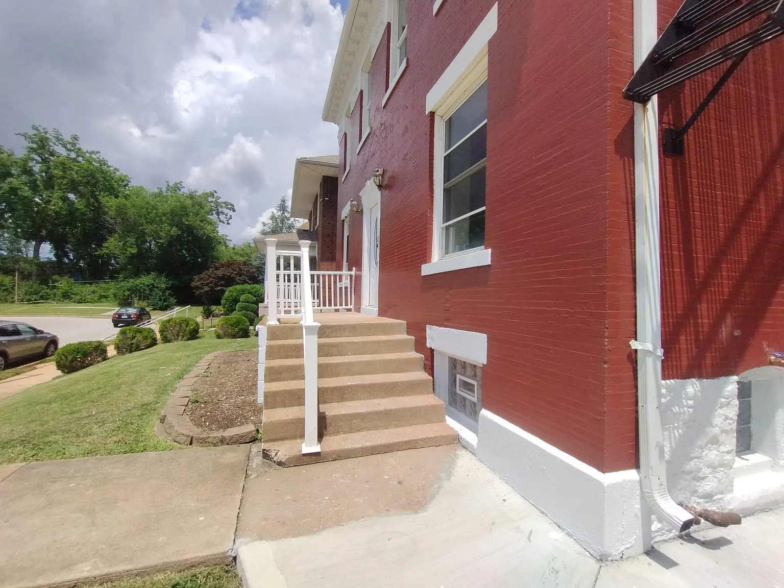 5 bed, 2830 sqft, $2,500 — Photo 3