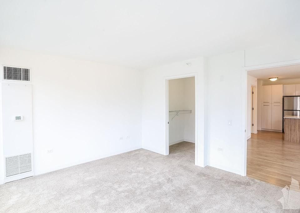 1st image of 341 W Wolf Point Plz