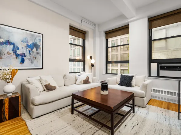 148 West 23rd Street image 2 of 9