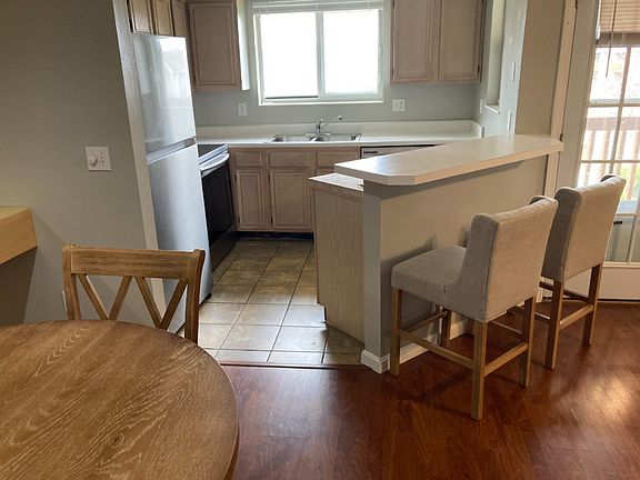 4th image of 306 Waterfront Pl