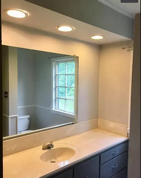 2419 S Greenwood Ave — Photo 30