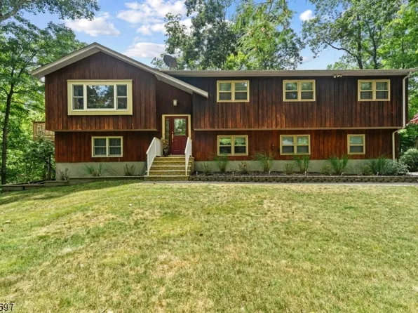 5 Sherwood Forest Dr, Byram Twp., NJ 07821