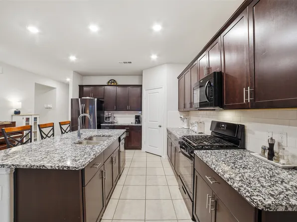 303 Frost Farm Ct, Royse City, TX 75189