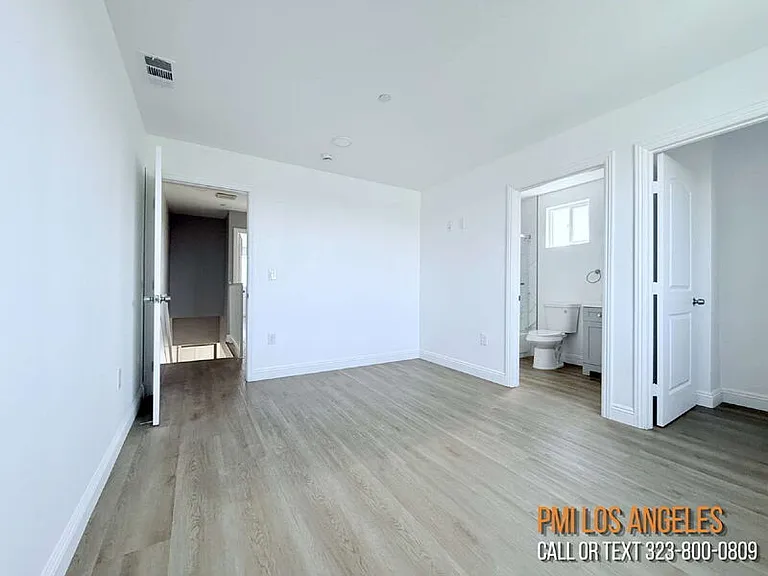 1731 E 68th St #C — Photo 20