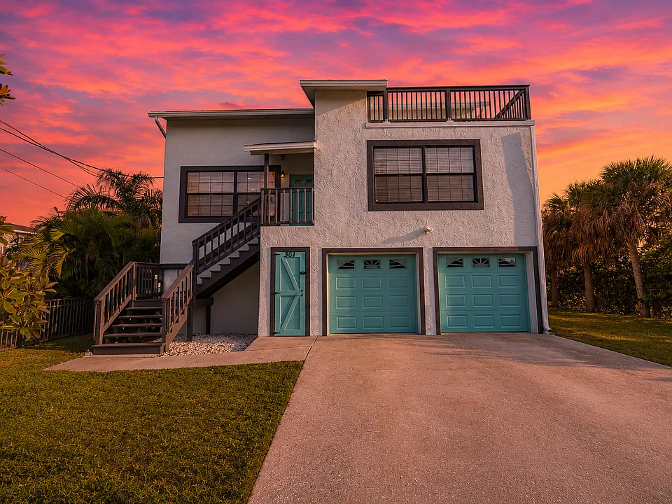 Two-story duplex consisting of 2 separate units, Unit A & Unit B! Incredible sunsets & sunrises all year long :)