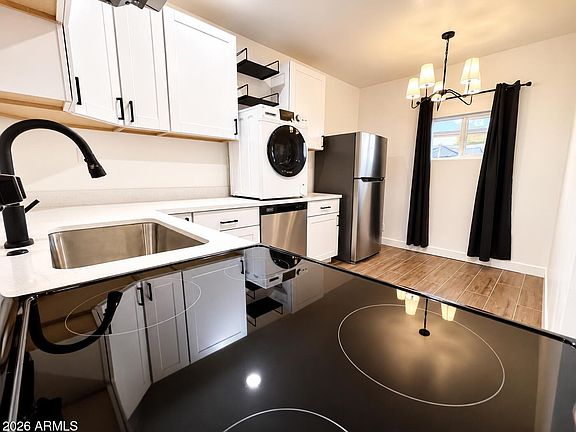 2nd image of 1538 W MCKINLEY Street