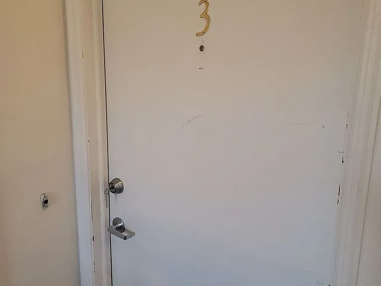 211 College Dr — Photo 11