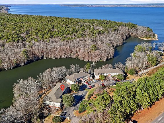 2nd image of 125 Ballard Ln