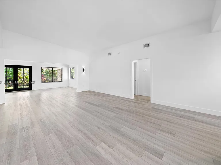 7525 Adventure Ave — Photo 15