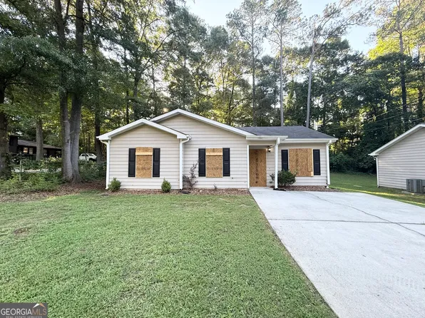 7133 Pineview Dr SW, Covington, GA 30014