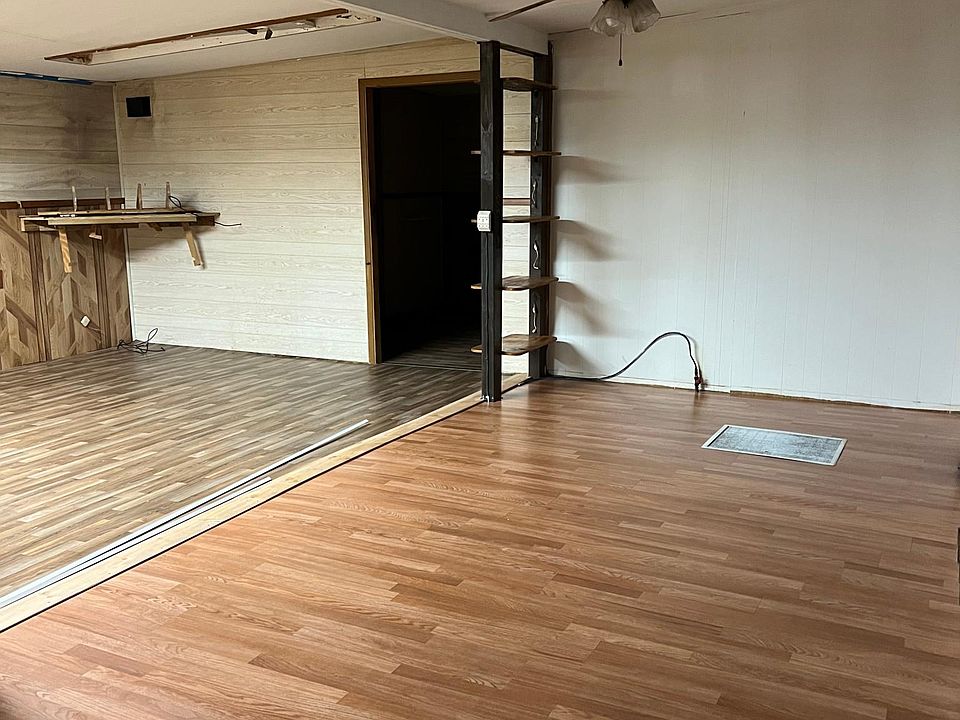 2nd image of 109 19th St NW
