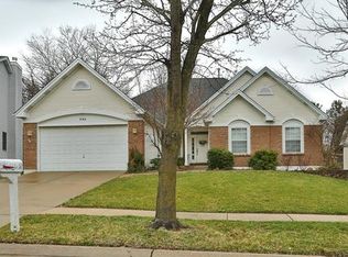 330 Woodcliffe Place Dr, Chesterfield, MO 63005