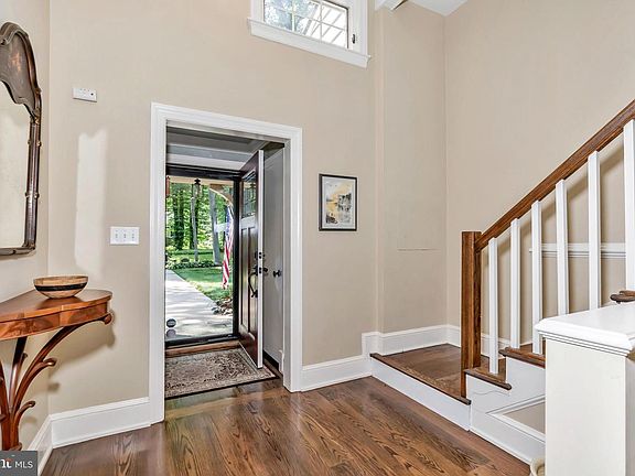 5th image of 18 Woodbrook Cir