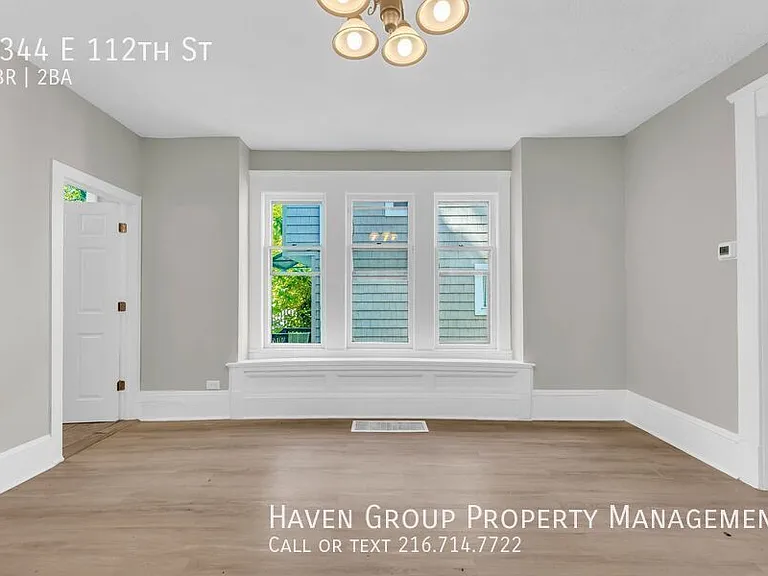 1344 E 112th St — Photo 7