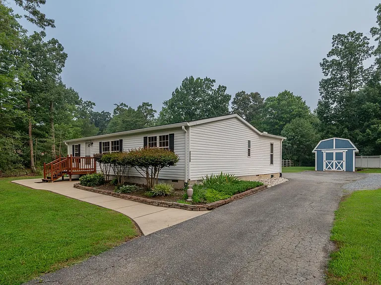 45170 Settlers Ln — Photo 2