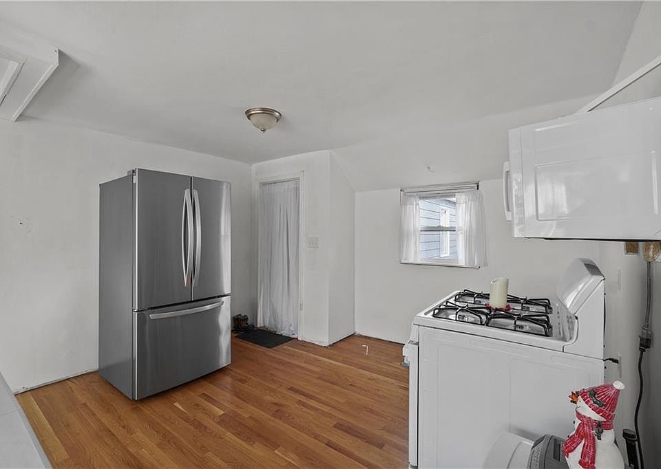 495 Wilbur Ave, Cranston, RI 02921 Zillow