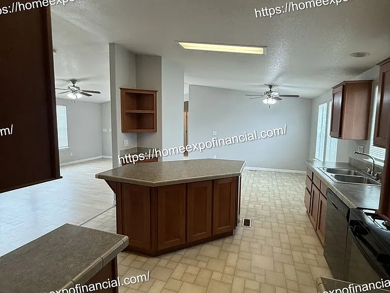 26590 Franklin Ave — Photo 26