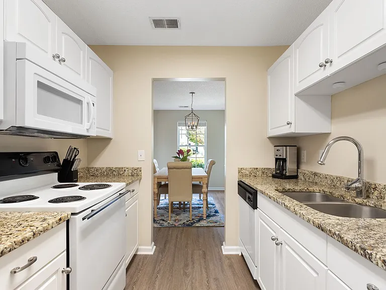 1361 Pinnacle Ln — Photo 13