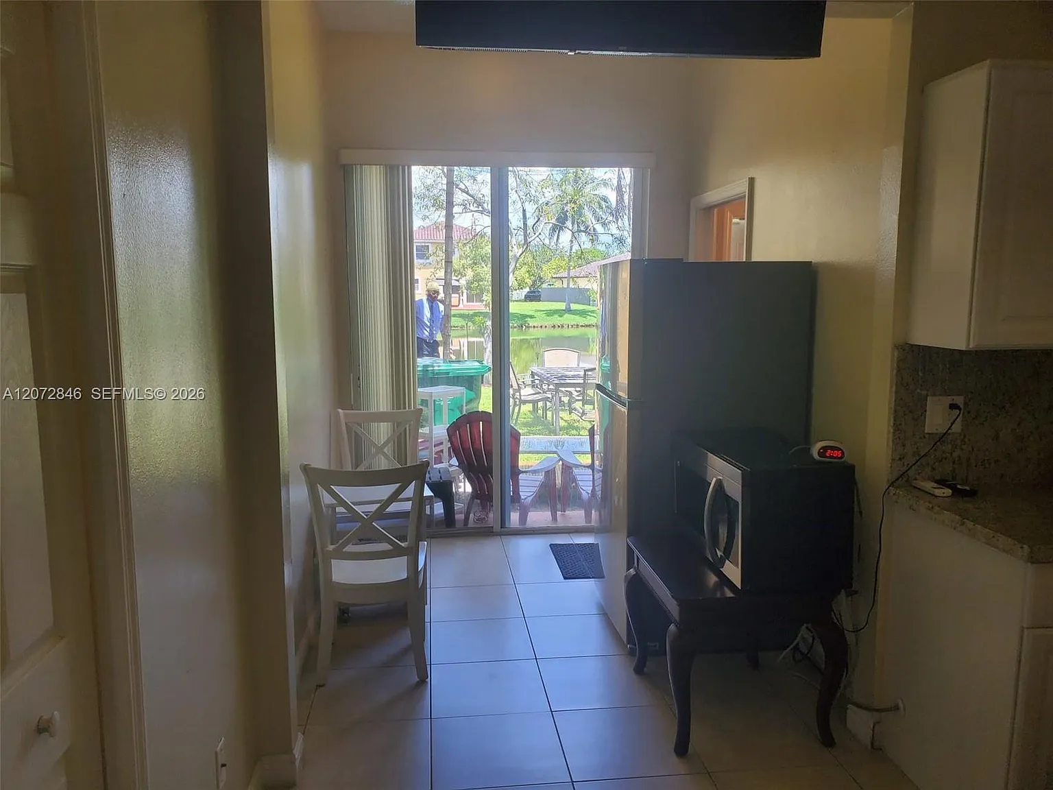 1 bed, 1.0 bath, 3328 sqft, $1,500 — Photo 3
