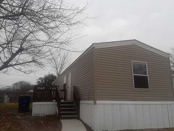3rd image of 1213 Leafwood Dr