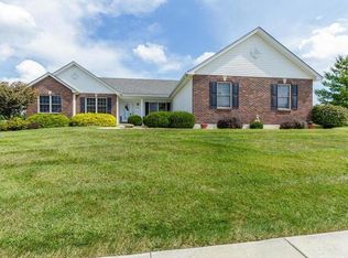1066 Highland Estates Dr, Wentzville, MO 63385