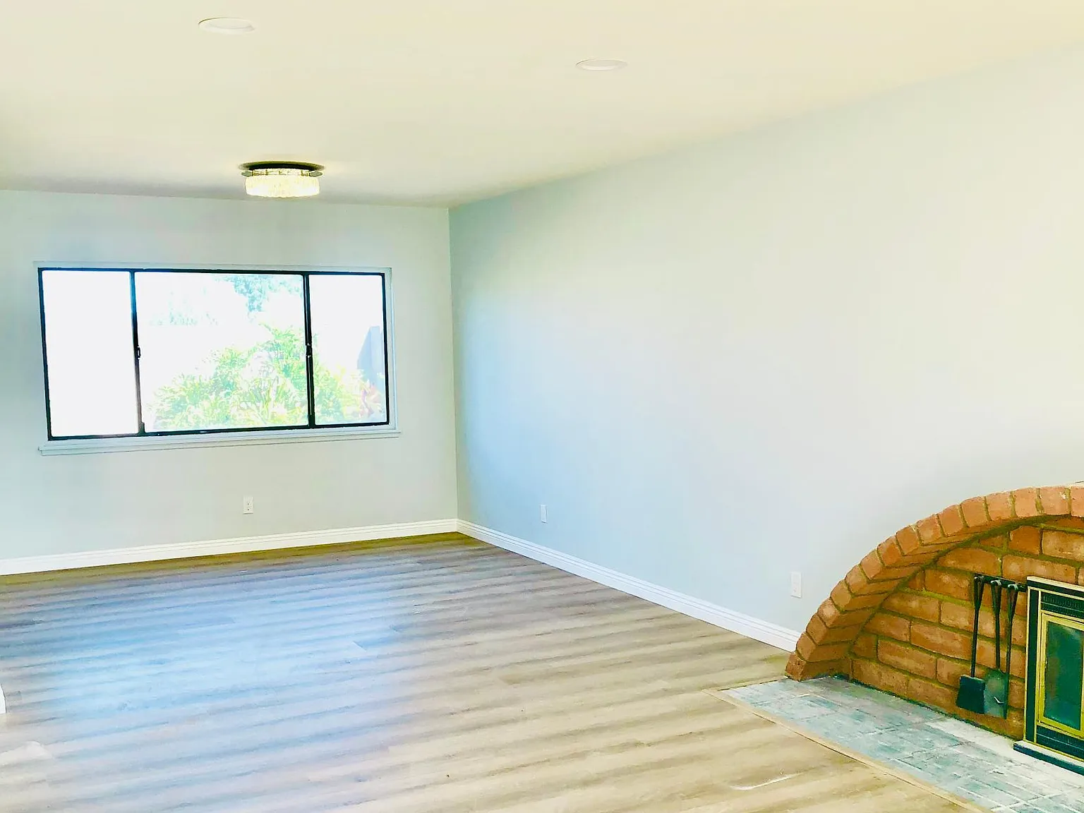 5 bed, 2640 sqft, $4,500 — Photo 3