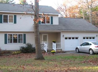 27 Hemlock Dr, Greenfield Center, NY 12833
