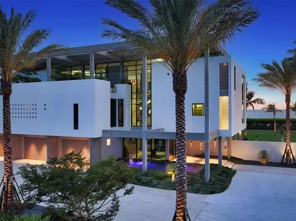 8250 Sanderling Rd, Sarasota, FL 34242