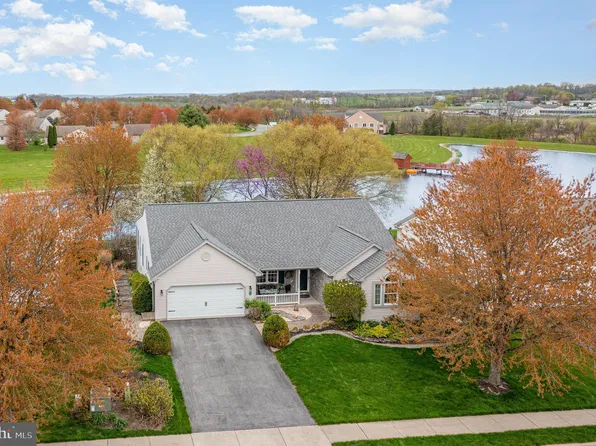 35 Scenic Dr, Myerstown, PA 17067