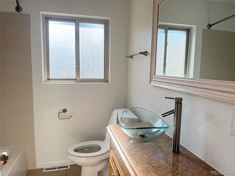 1223 S Eaton St — Photo 11