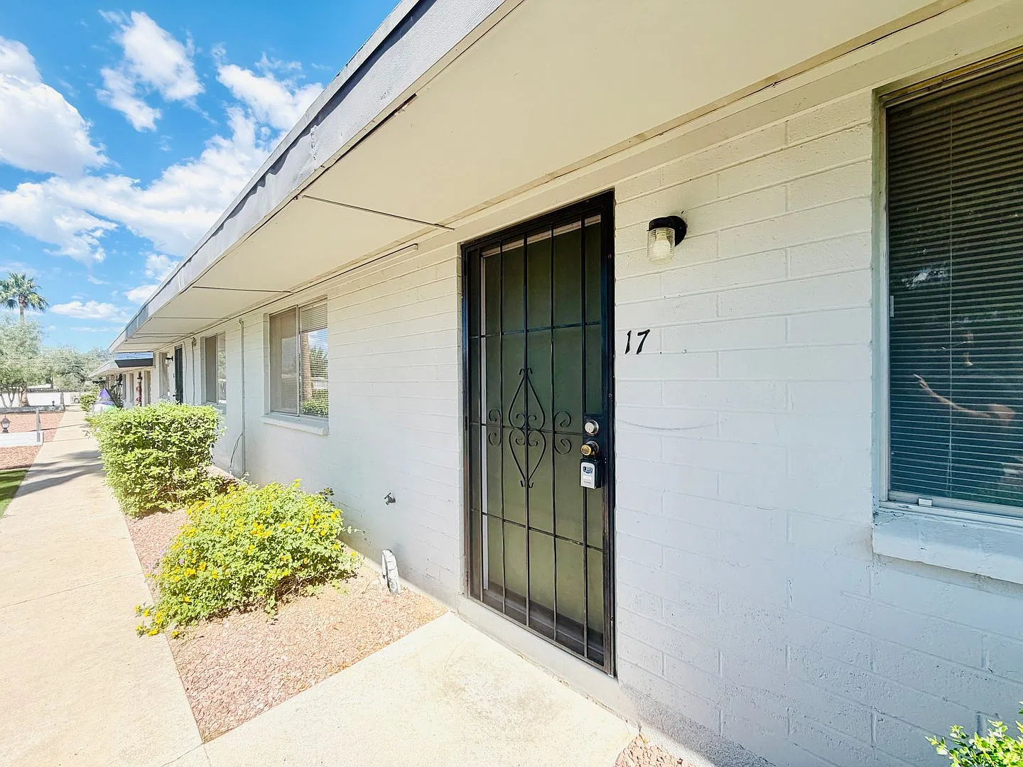 1401 East Adelaide Drive — Photo 4