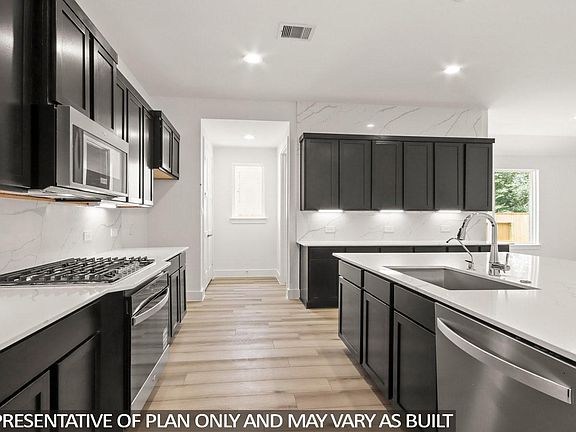 3rd image of 606 Paisley Harbor Ct