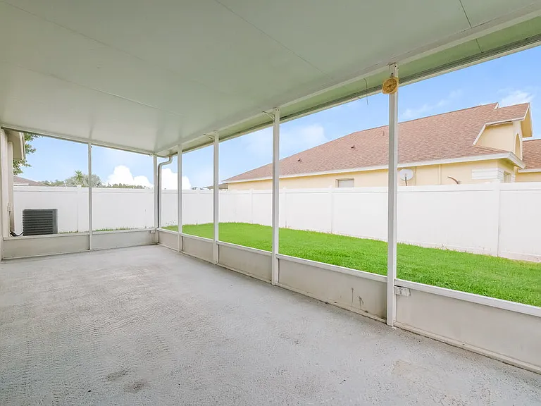 1046 Crimson Clover Ln — Photo 15