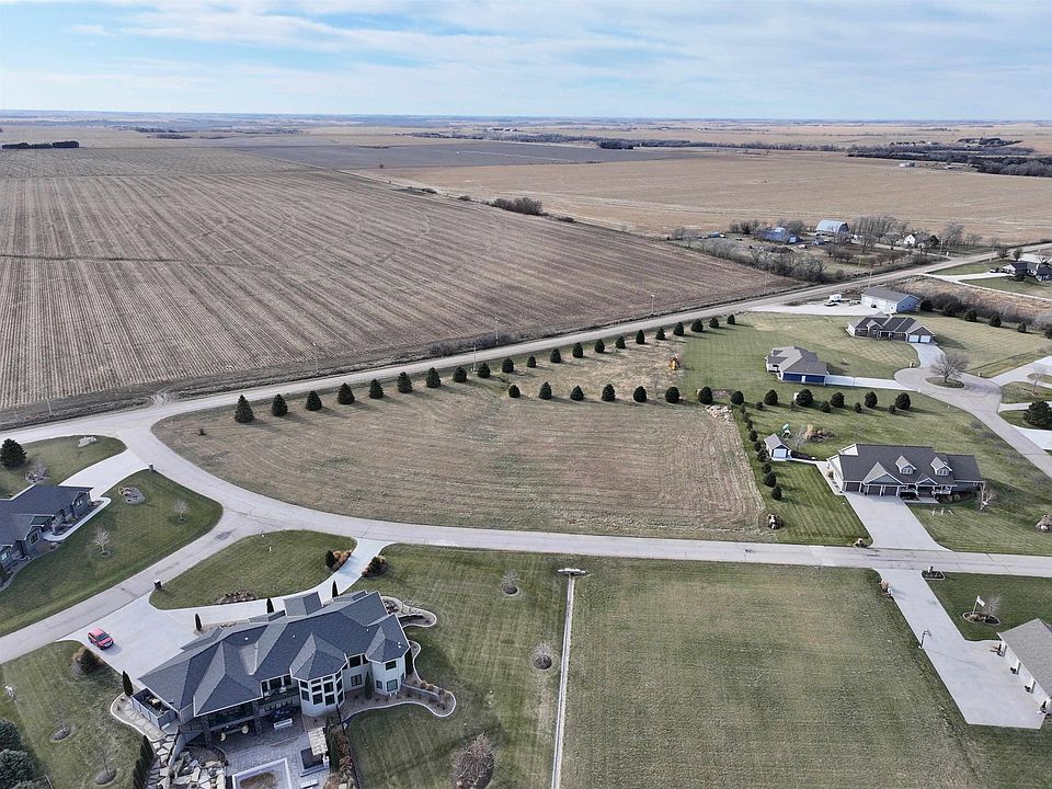 2nd image of 10 Haymeadow Rdg