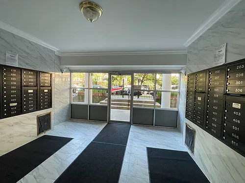 5920 N Kenmore Ave #507 Photo 1