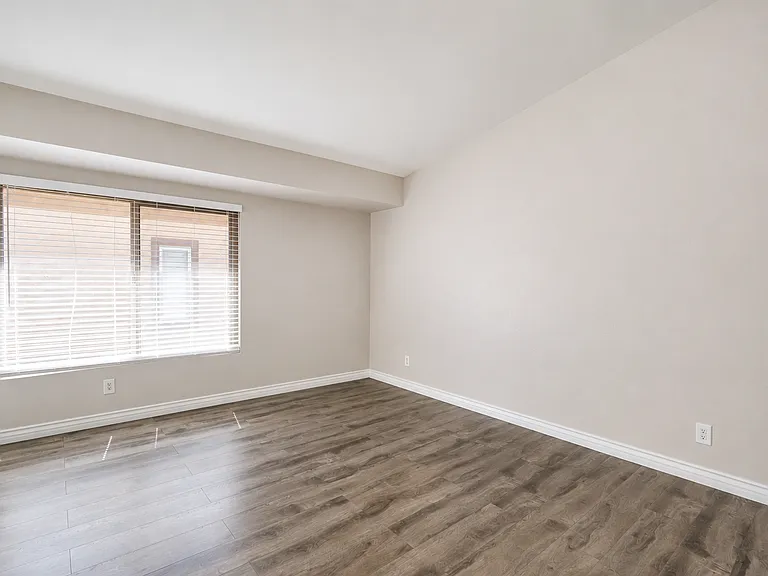 1112 S Cypress Ave #30 — Photo 9
