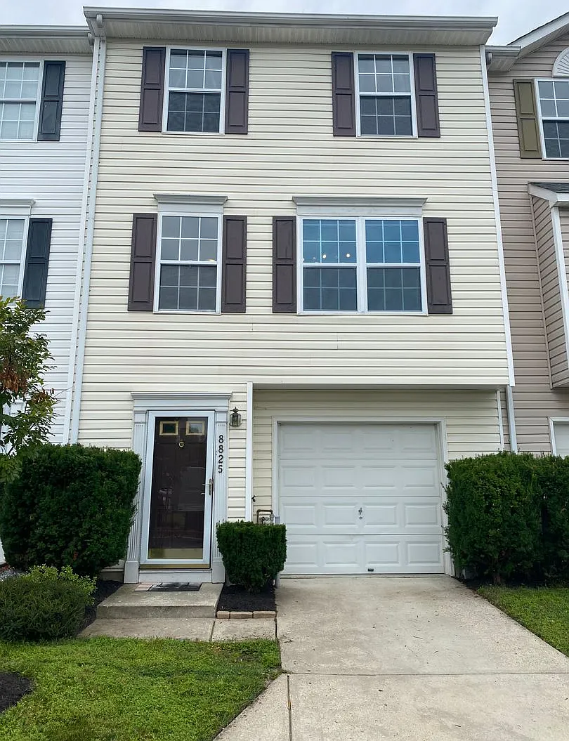 Beautiful 3Bd/3Bth TH in Howard County!! — Photo 1