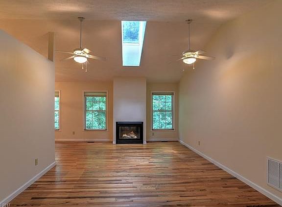4th image of 35 Allen Paul Dr